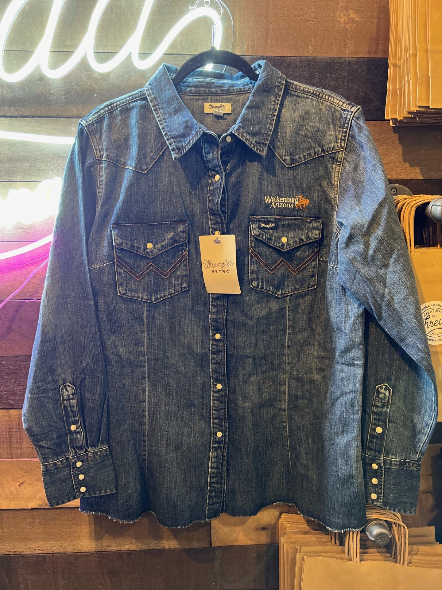 Embroidered Wrangler Pearl Snaps