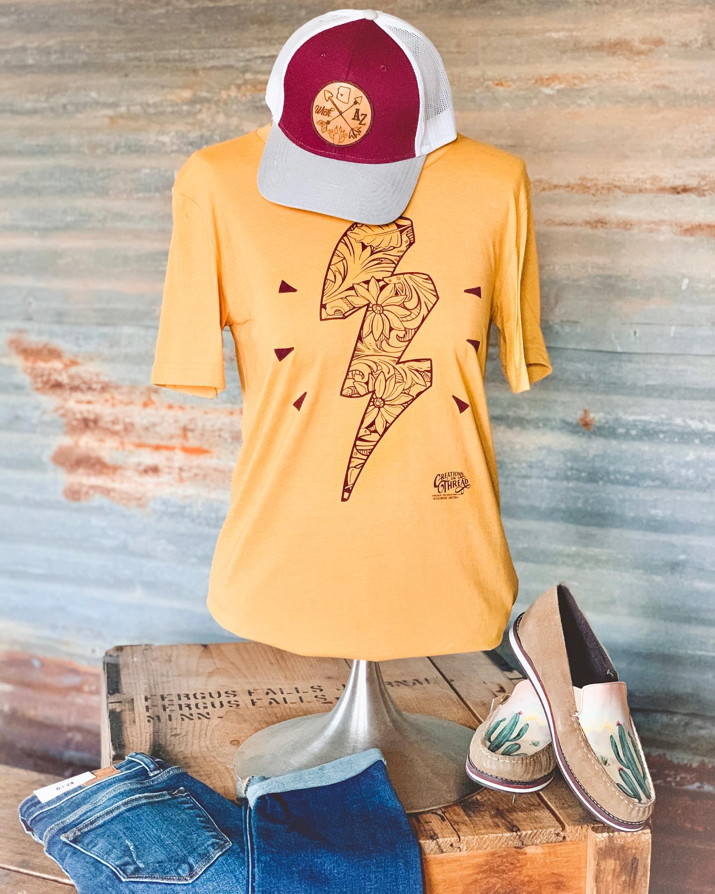 Tooled Lightning Bolt