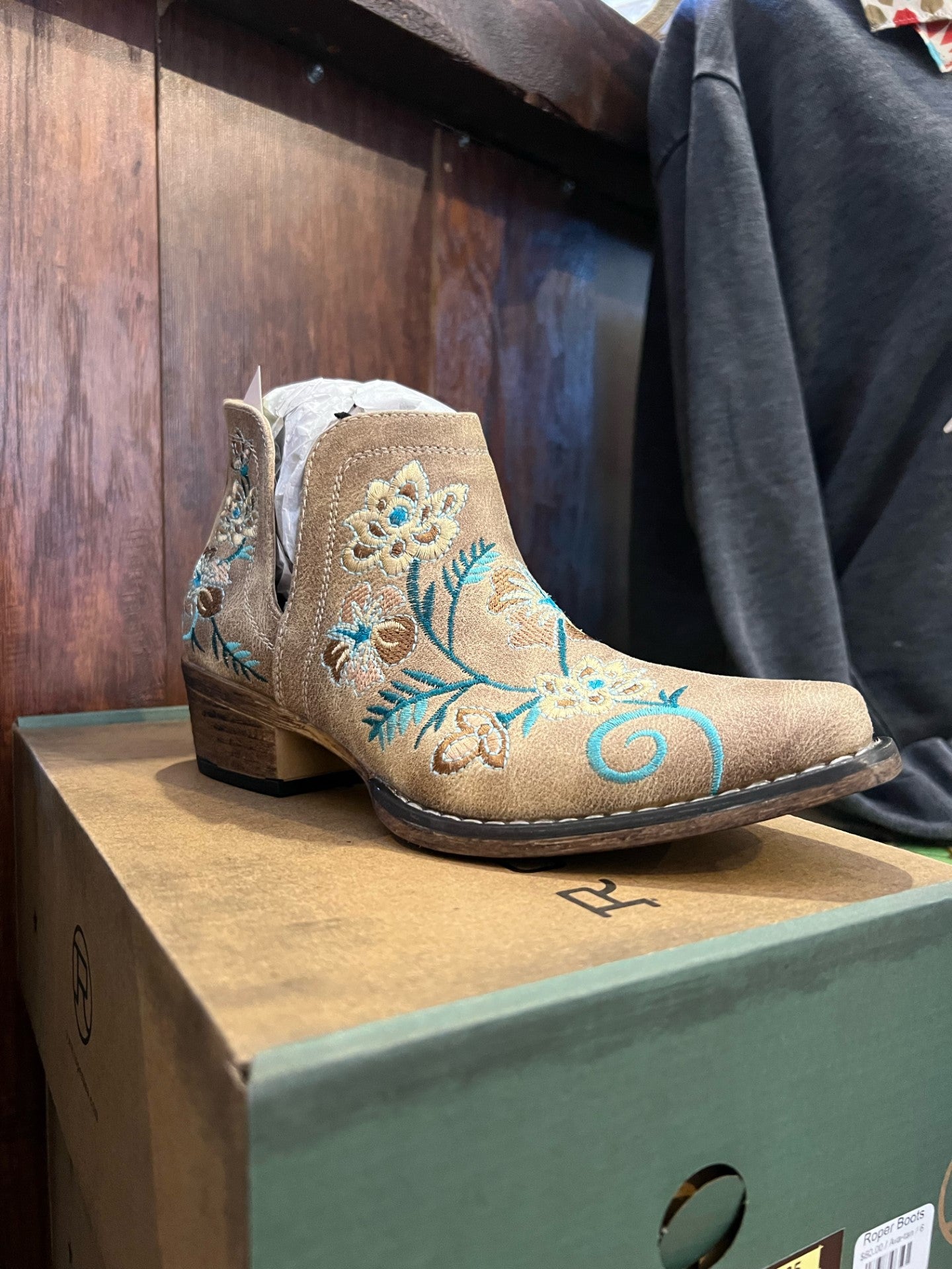 Roper Boots – Creations In Thread, LLC